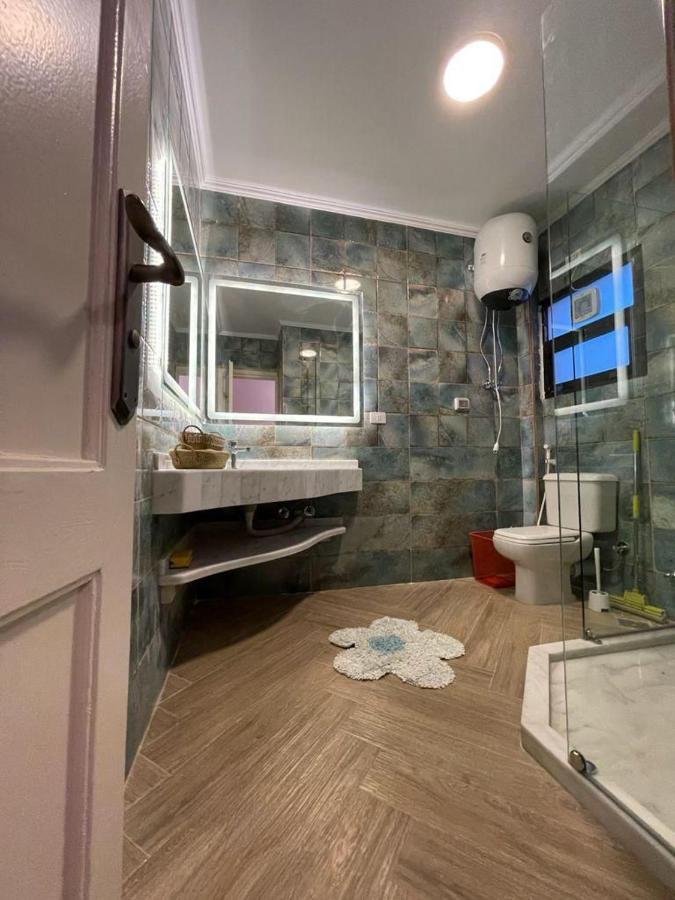 Luxurious 3 Bedroom Rustic Apartment Overlooking Huge Garden - For Families And Couples 카이로 외부 사진