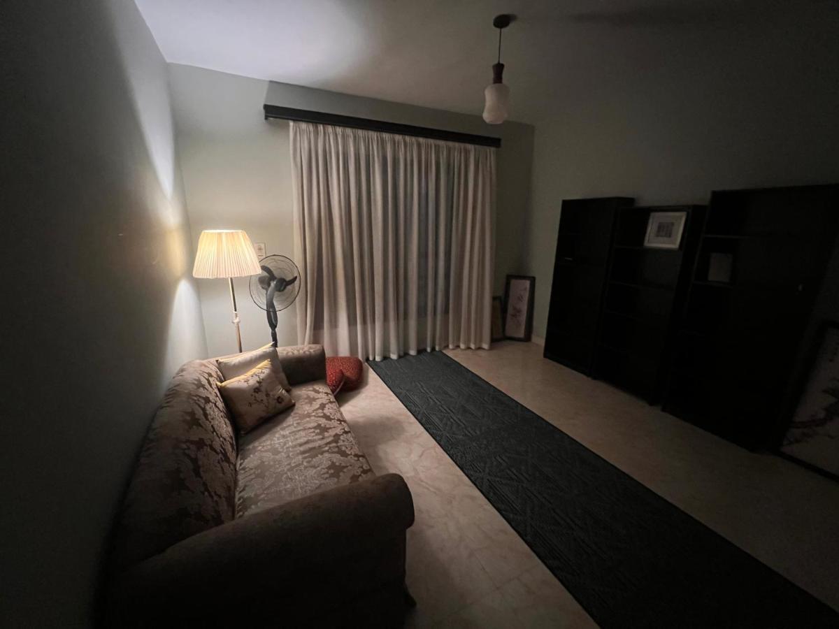Luxurious 3 Bedroom Rustic Apartment Overlooking Huge Garden - For Families And Couples 카이로 외부 사진