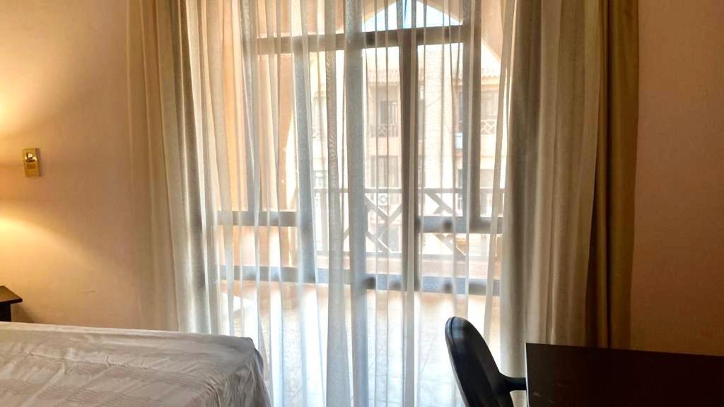 Luxurious 3 Bedroom Rustic Apartment Overlooking Huge Garden - For Families And Couples 카이로 외부 사진