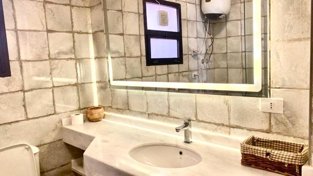 Luxurious 3 Bedroom Rustic Apartment Overlooking Huge Garden - For Families And Couples 카이로 외부 사진