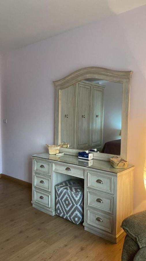 Luxurious 3 Bedroom Rustic Apartment Overlooking Huge Garden - For Families And Couples 카이로 외부 사진