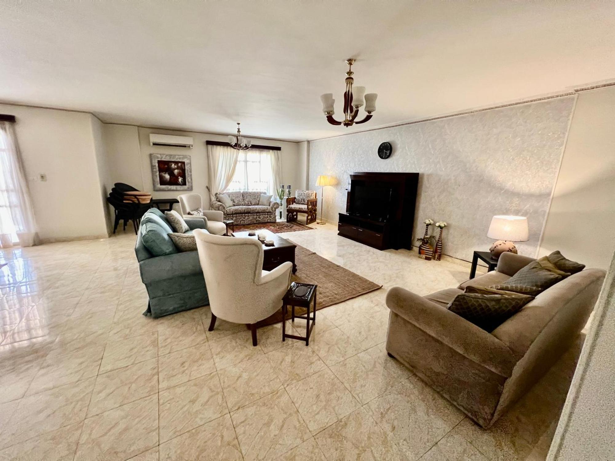 Luxurious 3 Bedroom Rustic Apartment Overlooking Huge Garden - For Families And Couples 카이로 외부 사진